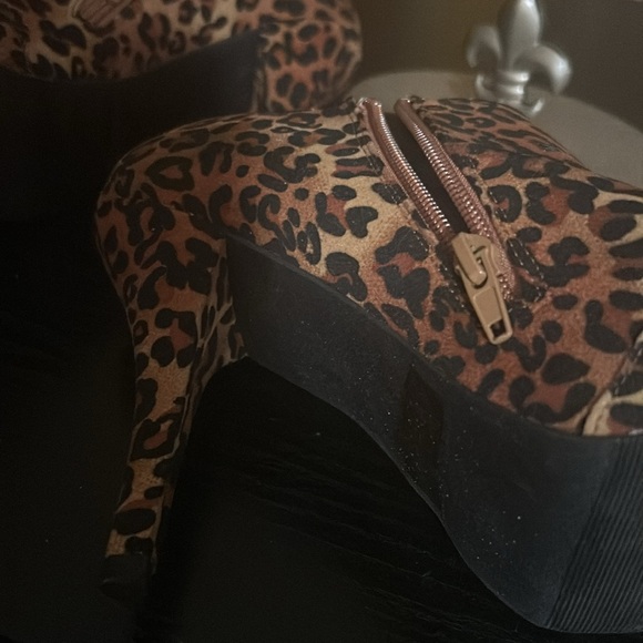 Qupid Leopard Print Booties - Picture 8 of 8